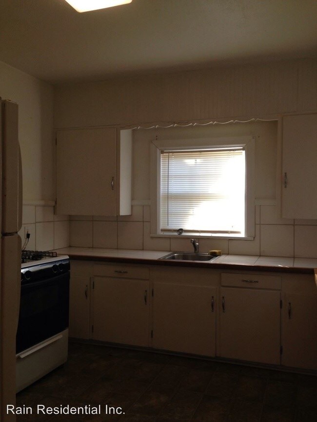 Building Photo - 2 br, 1 bath House - 145 Gill Ave