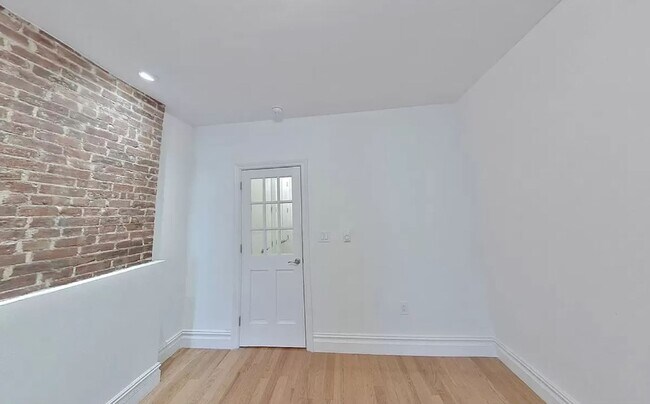 Foto del edificio - Tenth Avenue