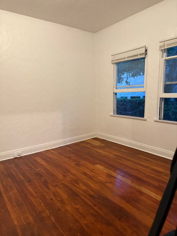Foto del edificio - 1201 N Orange Grove Ave