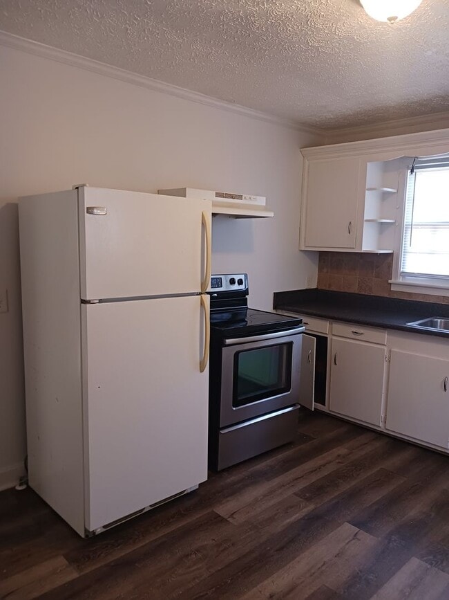 Building Photo - North Columbus 2bedroom home available to rent!