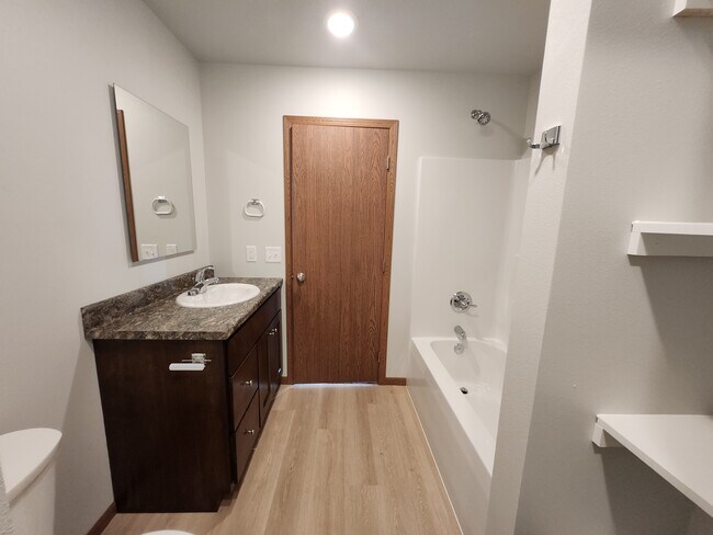 Building Photo - 5714 Radiant Pl