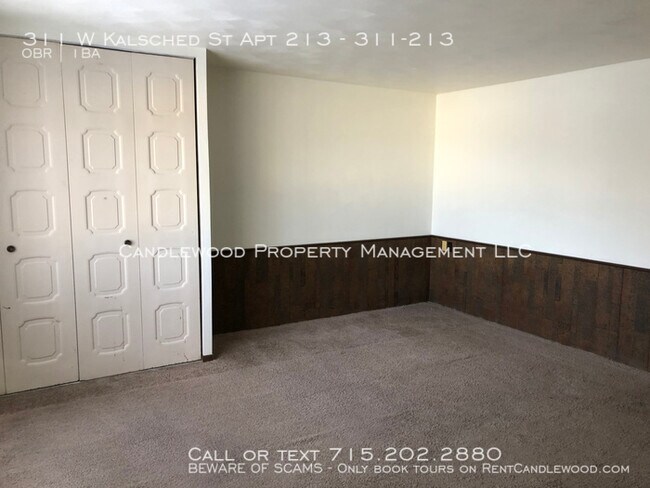 Building Photo - Studio Upper Apartment Available Now!