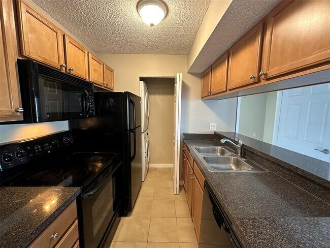 Foto del edificio - 209 Lake Brook Cir