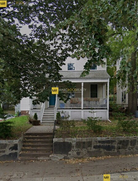 Foto principal - 66 Hyde Park Ave