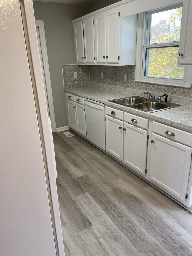 Foto del edificio - 4 Willow Creek Ln