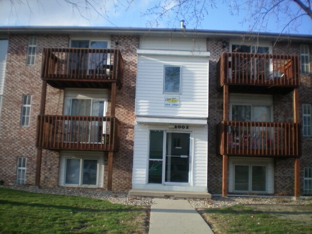 Primary Photo - 2102 Rainbow Ave