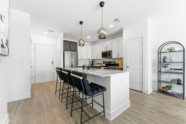 Foto del edificio - 220 Bill Kennedy Wy SE