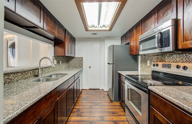 Building Photo - 12633 Memorial Dr