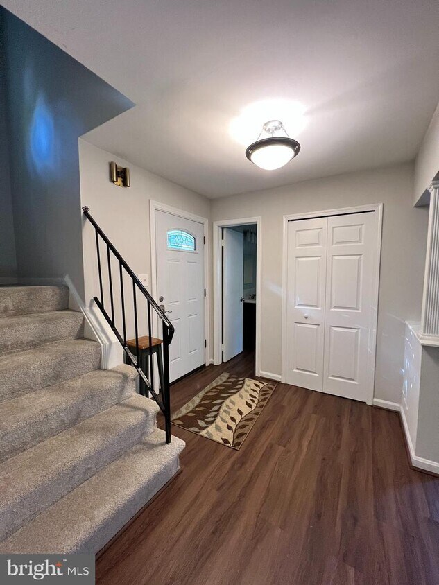 9467 Cloverdale Ct, Burke, VA 22015 Townhome Rentals in Burke VA