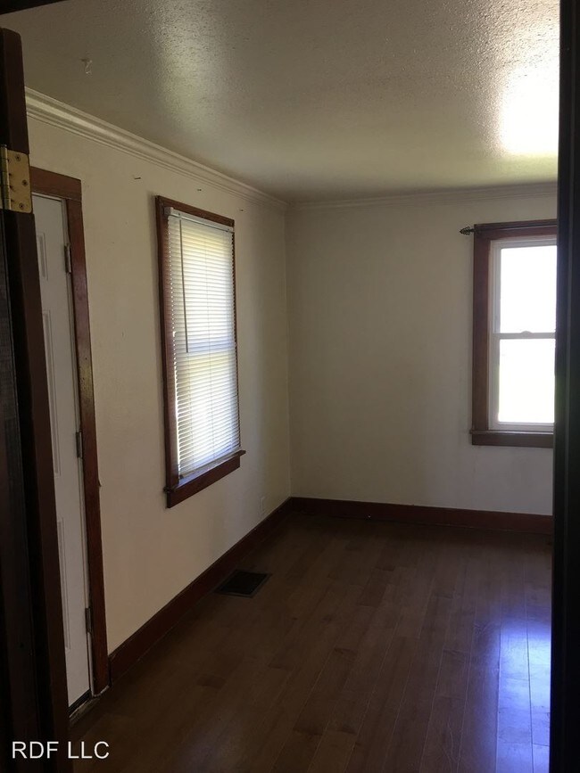Foto del edificio - 3 br, 2.5 bath Apartment - 1007 Valley Drive