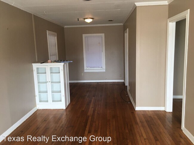 Foto del edificio - 1 br, 1 bath House - 400 Breezeway Dr. Apt 1