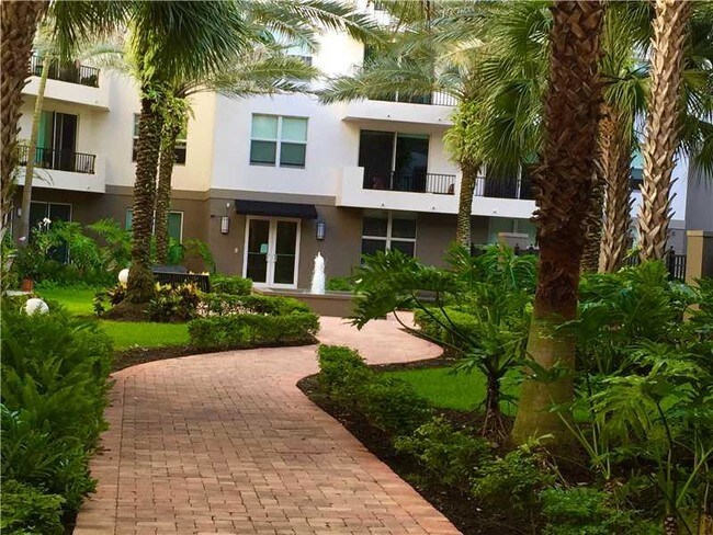 Foto del edificio - 2401 NE 65th St