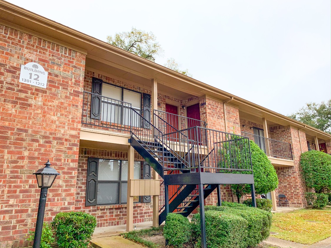 Building Photo - Pecan Valley Apartments