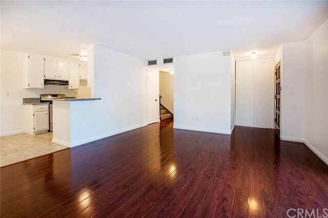 Foto del edificio - 2300 S Hacienda Blvd