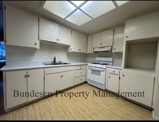 Foto del edificio - 1895 Stony Point Rd