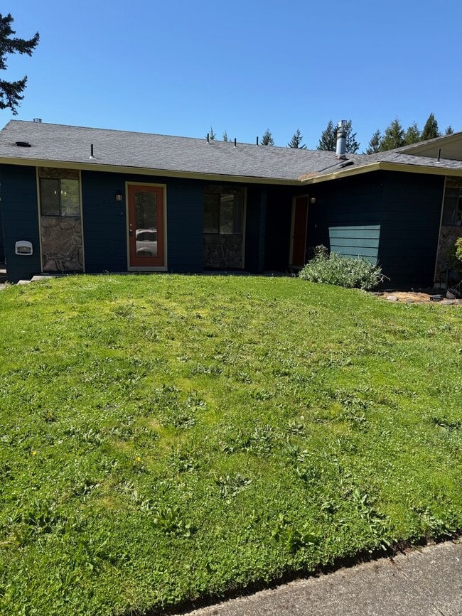 Building Photo - 2103-2105-2105 SW Wright Ct