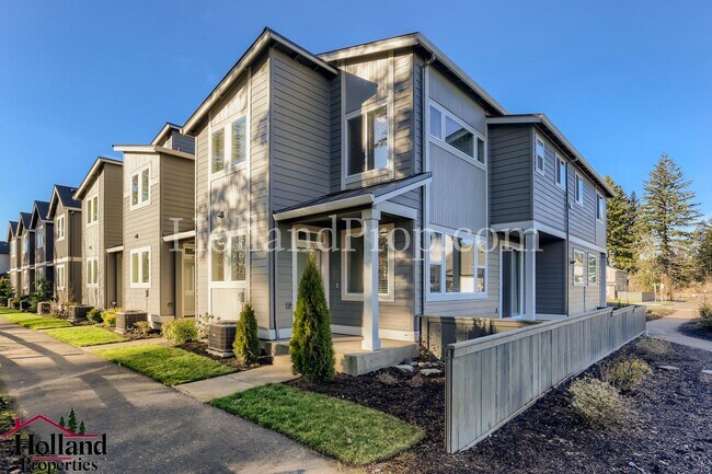 Building Photo - Modern Single-Family Home with spacious lo...