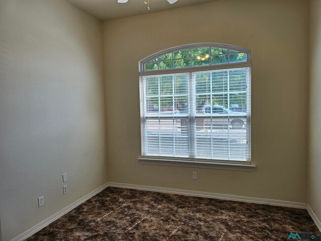 Building Photo - 108 Limestone