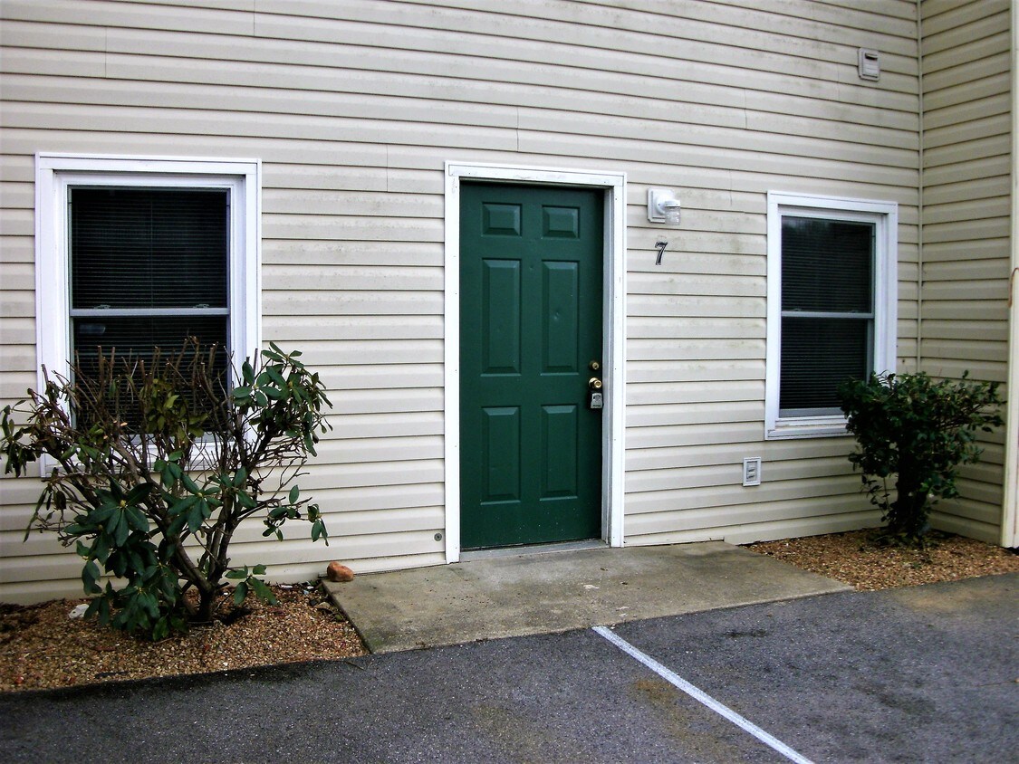 Foto principal - 25123 York Dr