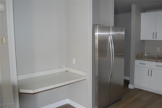 Building Photo - 1591 Avellaneda St