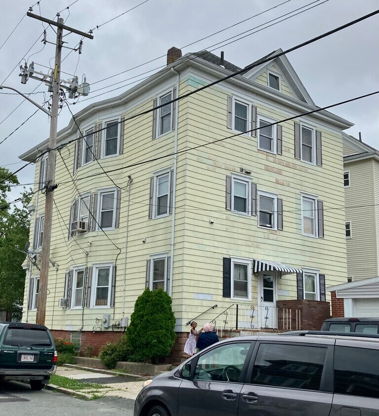 474 Ashley Blvd Unit 474 Ashley Blvd 2nd Floor, New Bedford, MA 02745
