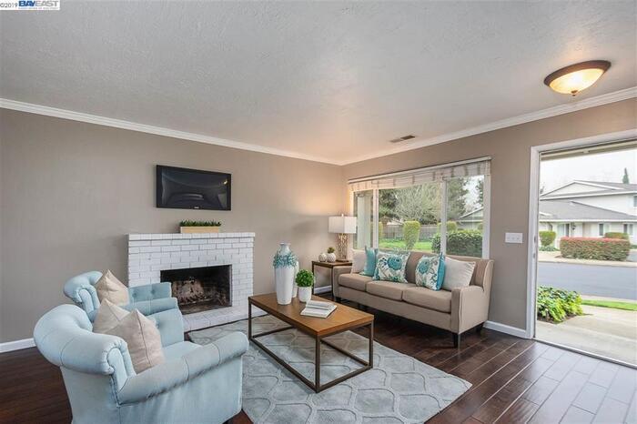 Foto principal - PRIME LOCATION TOP SCHOOLS SINGLE STORY HOME