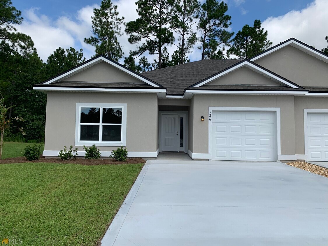 126 Gary Cir, St. Marys, GA 31558 Townhouse for Rent in St. Marys, GA