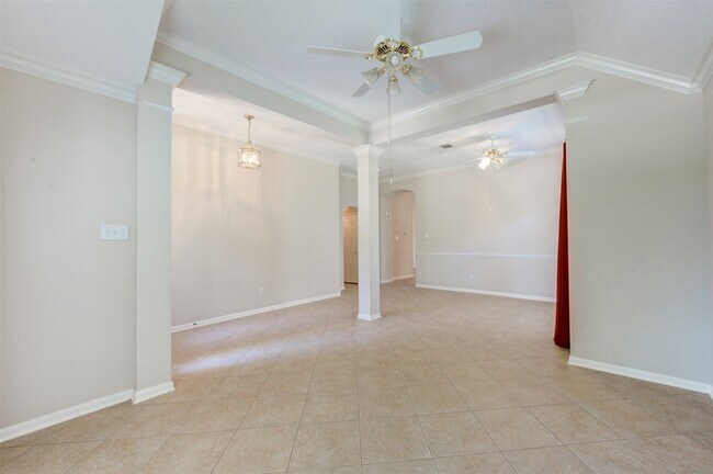 Building Photo - 9026 Robinhoods Well Dr