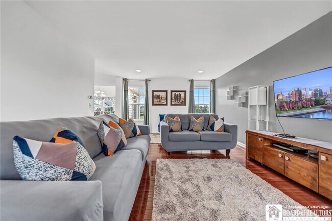 Foto del edificio - 27 Middlebury Ln