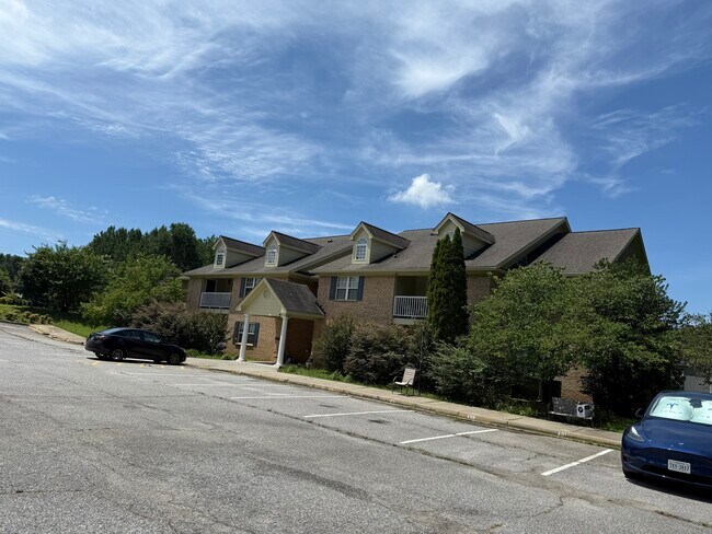 Foto del edificio - 411 Raleigh Ave
