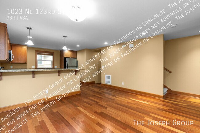 Foto del edificio - 1023 NE 123rd St