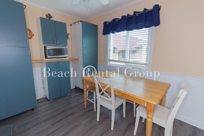 Foto del edificio - Furnished or Unfurnished Condo blocks from the beach