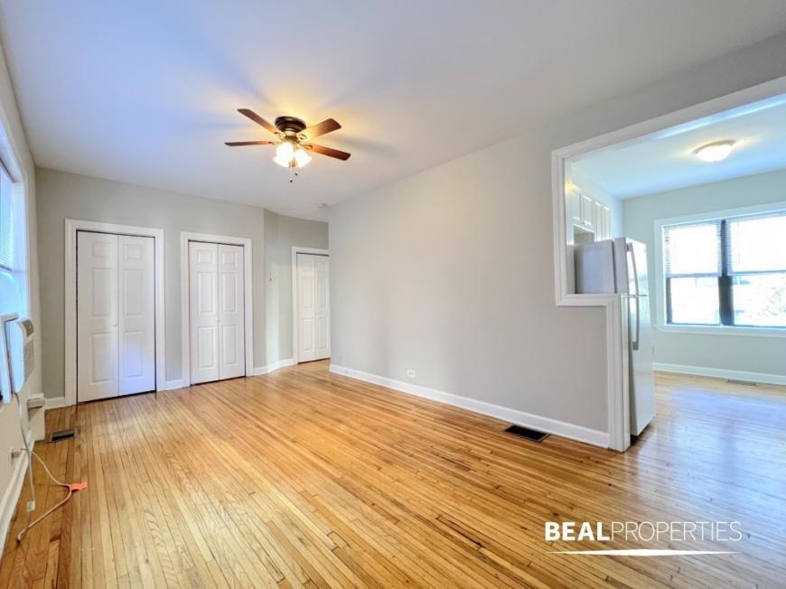Primary Photo - 1 bedroom in CHICAGO IL 60613
