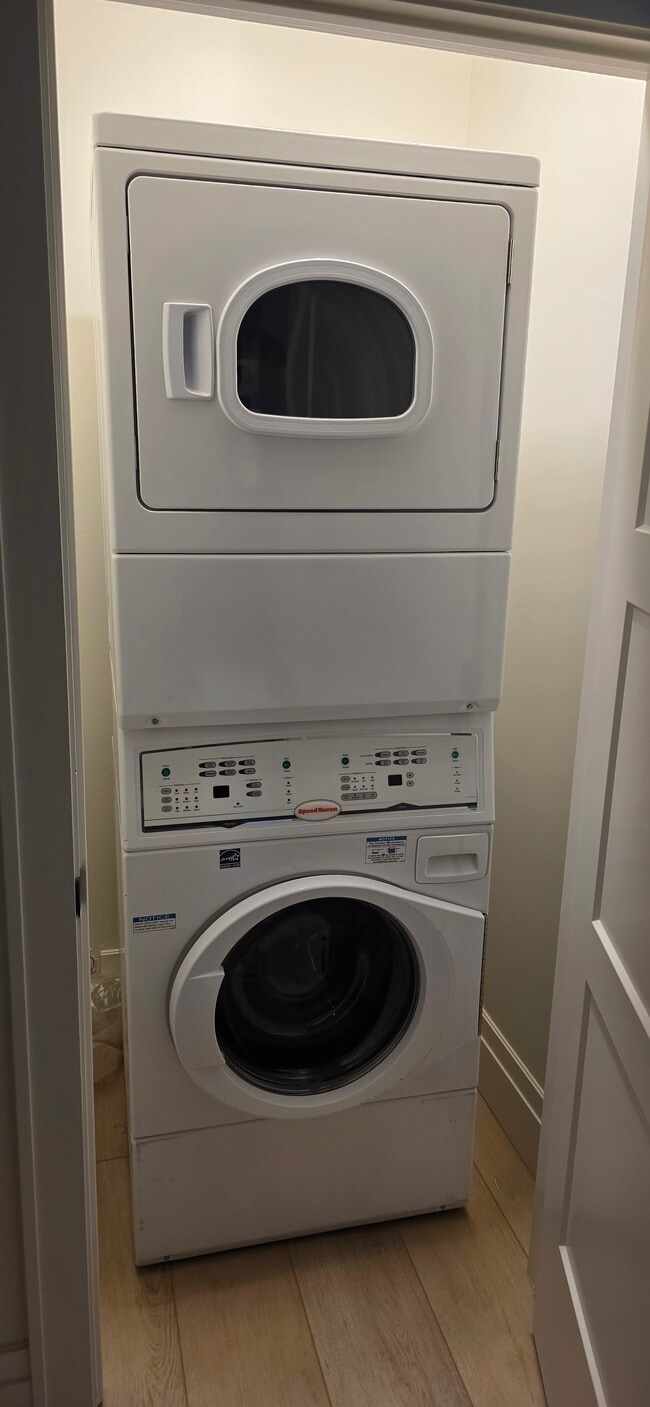 Lavadora/secadora - 107 S Moonlit Rd
