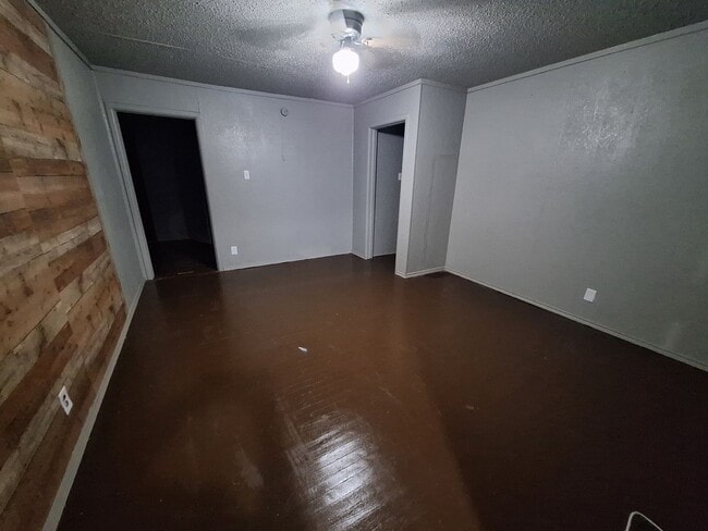 Foto del edificio - 725 Shelton St