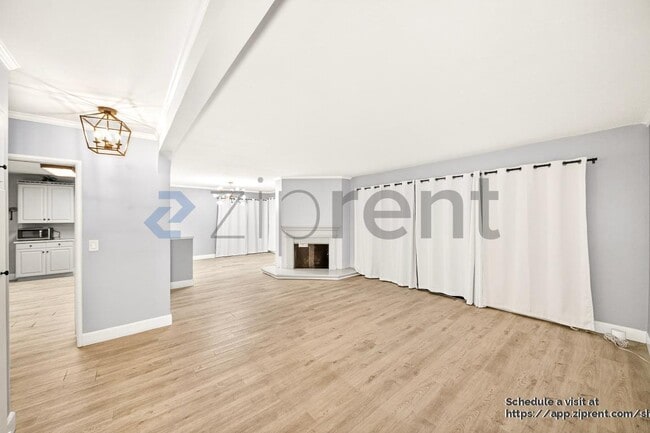 Building Photo - 3151 W Vallejo Dr