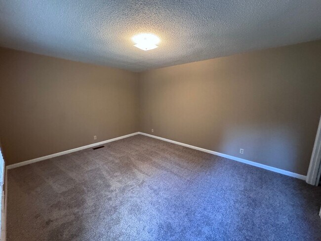 Foto del edificio - 2 Bedroom, 1 Bath House In Outskirts of Co...