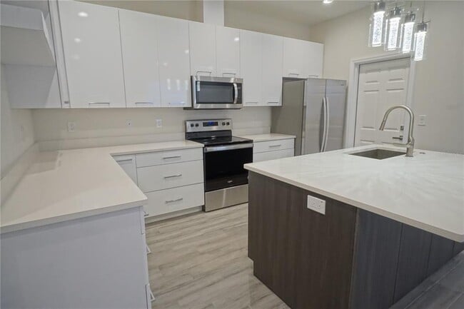 Foto del edificio - 4102 N Thatcher Ave