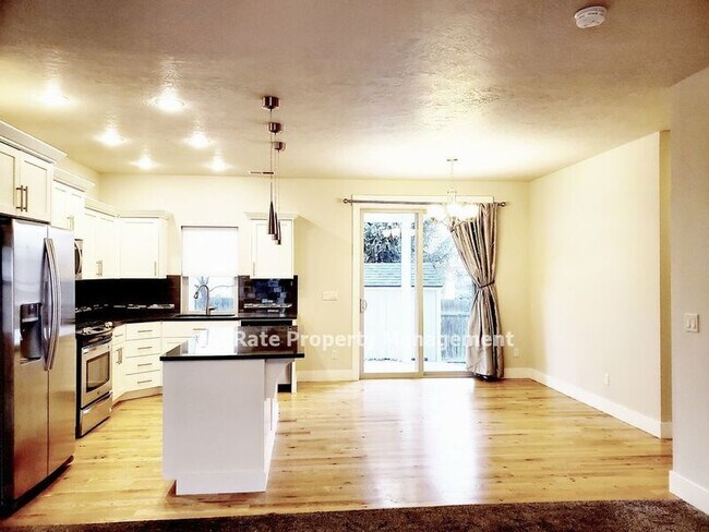 Foto del edificio - 1555 W St Patrick St