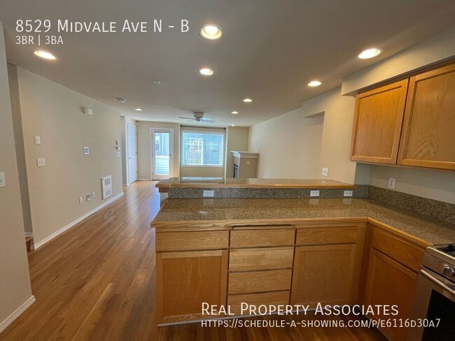 Building Photo - 8529 Midvale Ave N