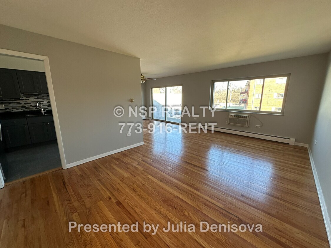 Primary Photo - 1639 Oakwood Ave