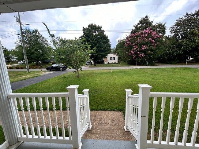 Foto del edificio - Accepting Section 8 - East Brainerd 4 Beds...