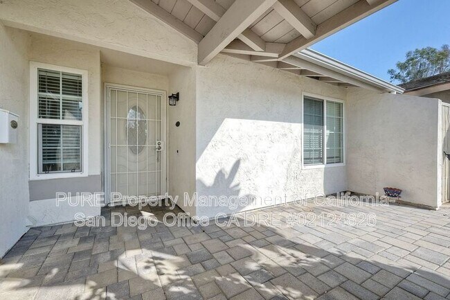 Building Photo - 2723 Lancha St