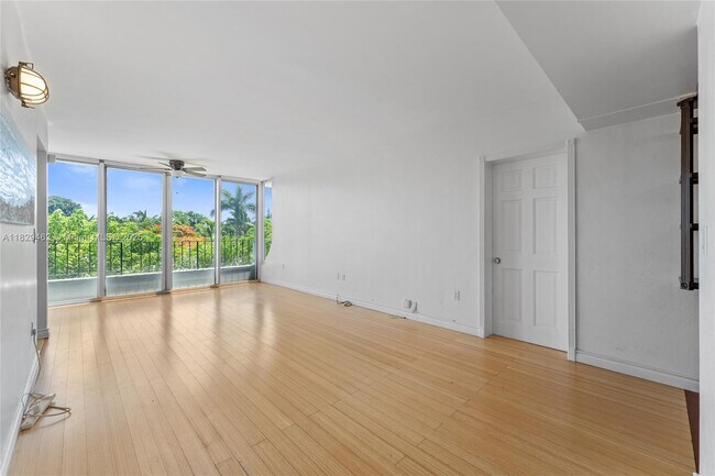 Foto del edificio - 2539 Bayshore Dr