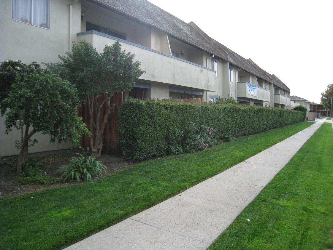 Archer Garden Apartments - 633 Archer St