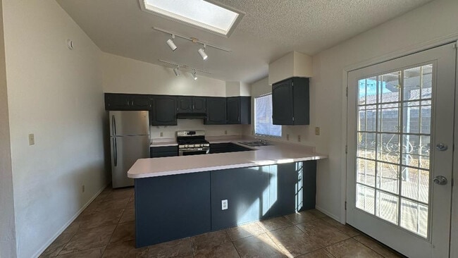 Building Photo - 2628 Canyon View Dr