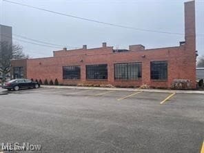 Building Photo - 347REAR Center St