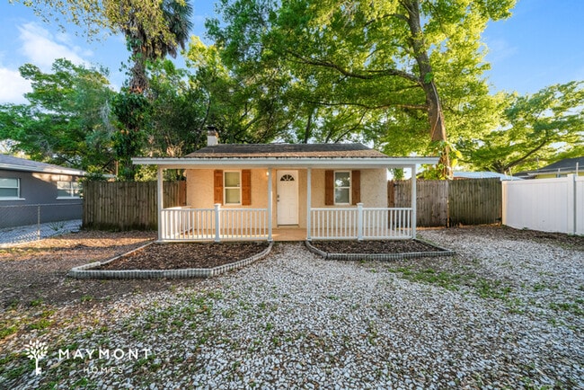 Building Photo - 1705 E Lambright St N