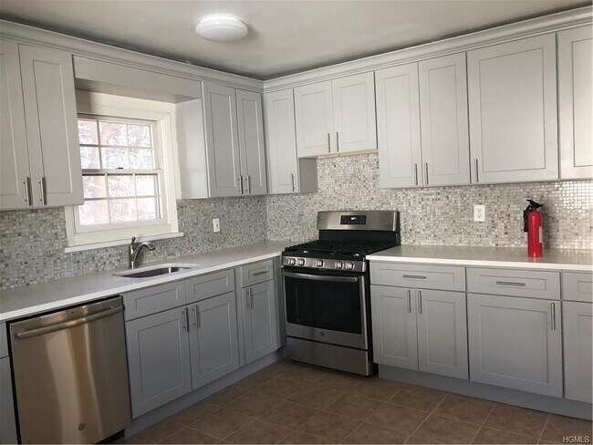 Foto del edificio - 20 Woodycrest Ave