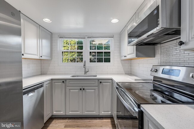 Foto del edificio - 110 Prosperity Ave SE